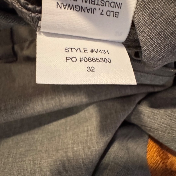 Vuori V431 Aim Pants Mens 32x32 Gray Chino Lightweight Performance Stretch - Picture 4 of 5